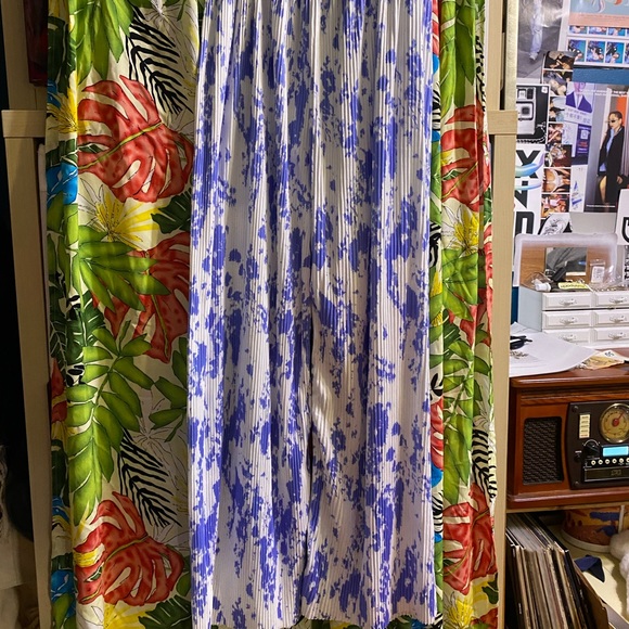 Light Flowy Wide Leg Pants with Elastic Waist - Picture 1 of 2